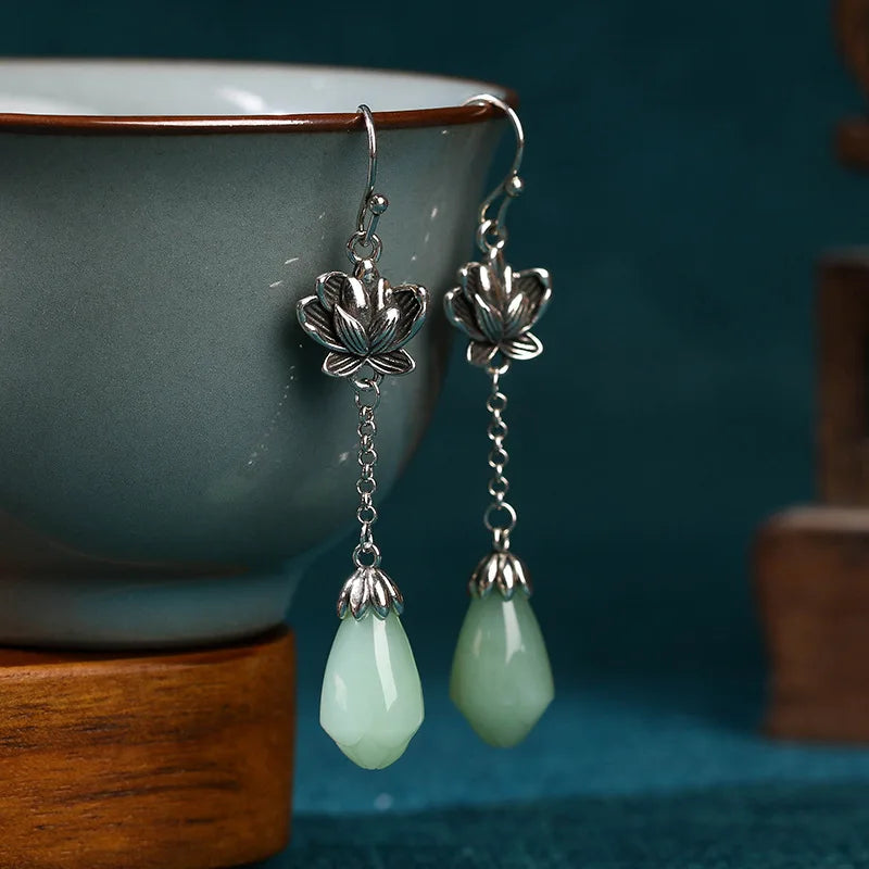New Chinese Style Retro Yulan Flower Earrings for Women Enamel Ethnic Style Imitation Hotan Jade Antique Earrings Jewelry Gifts